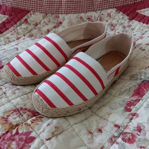 Striped Red & White Saludos Espadrilles Slip-On Women’s Shoes. Size7 1/2